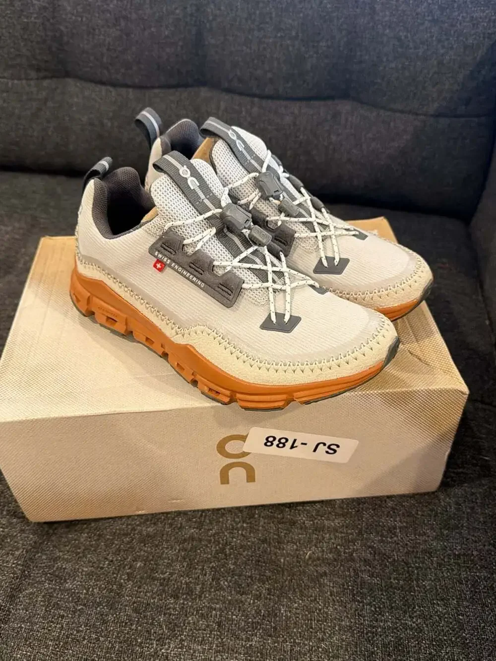 On Cloudaway Glacier Pecan Women's Sneakers Size 5 (49.98406)